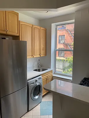 Rented by New York Realty | media 21