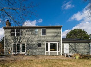 1114 E Gartner Rd, Naperville, IL 60540