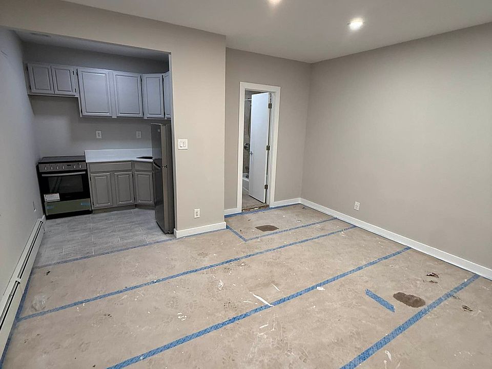 1st image of 417 W 47th St Front 1-A