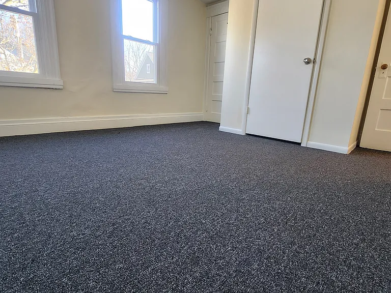 113 Sterling St — Photo 5