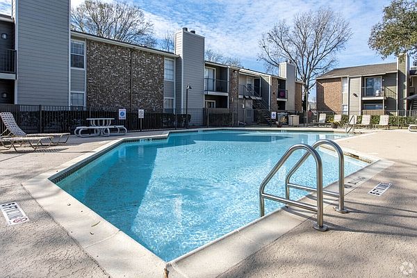 Oak Run Manor Apartments in Pasadena, Texas