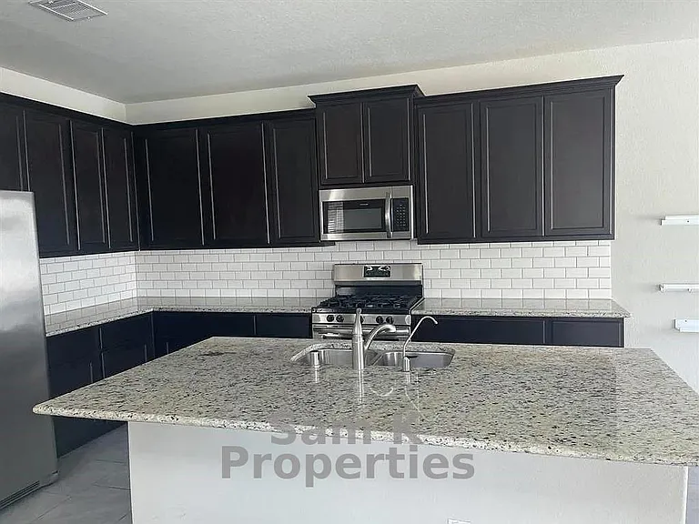 3413 Harvest Meadow Ln — Photo 3