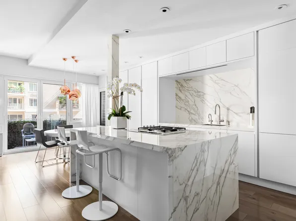58 West 58th Street 7A image 1 of 16