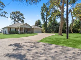 145 Bluewater Dr, Pointblank, TX 77364