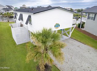 4100 4th St, Surf City, NC 28445