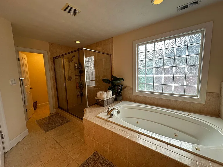 1320 Club House Dr — Photo 15