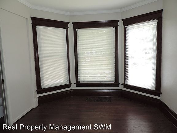 4th image of 723 Hoyt St