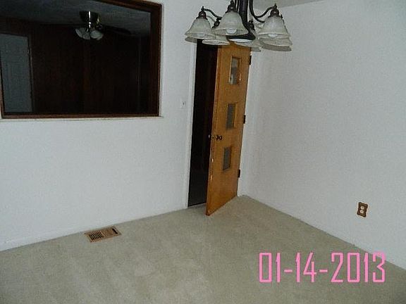 3rd image of 313 E Eppington Dr