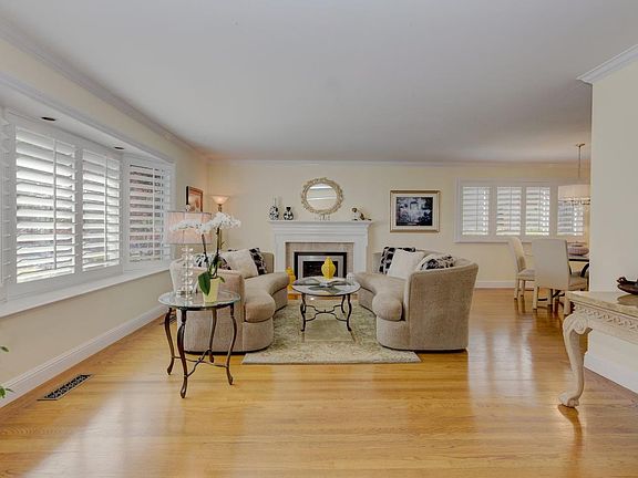 5th image of 2720 Debbie Ct