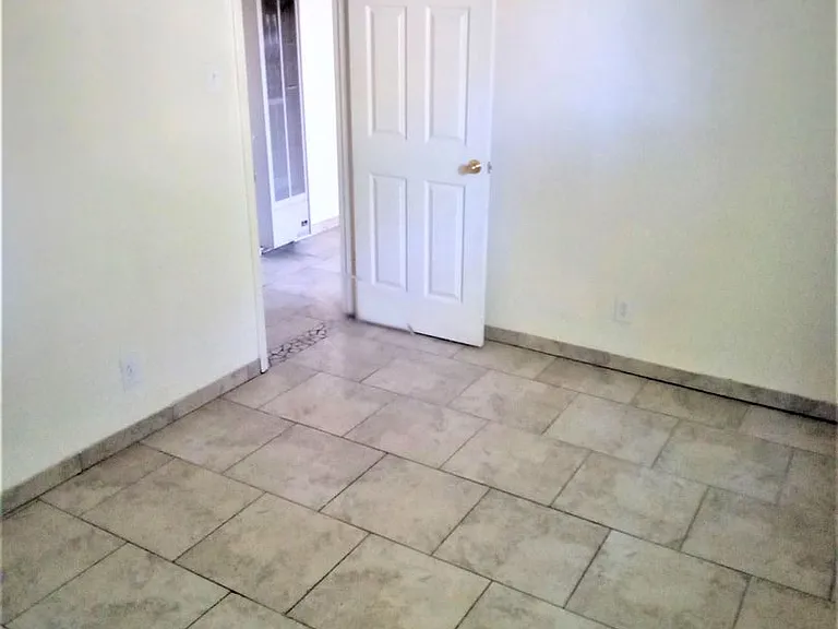 528 Texas St NE — Photo 5