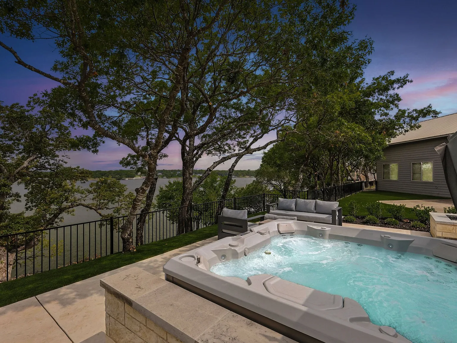 5 bed, 5.5 bath, 4425 sqft, $16,000 — Photo 2