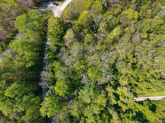 2nd image of 588 Austin Bottom Rd