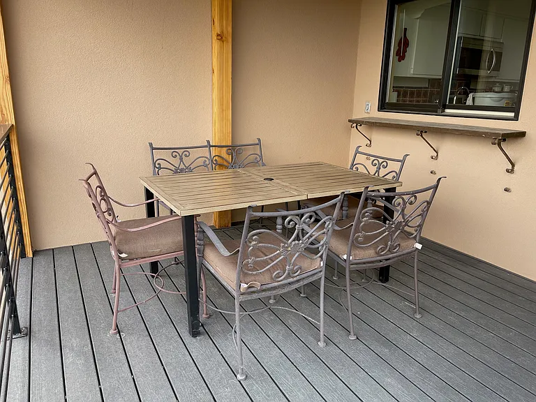Outdoor dining area for six just off the Kitchen