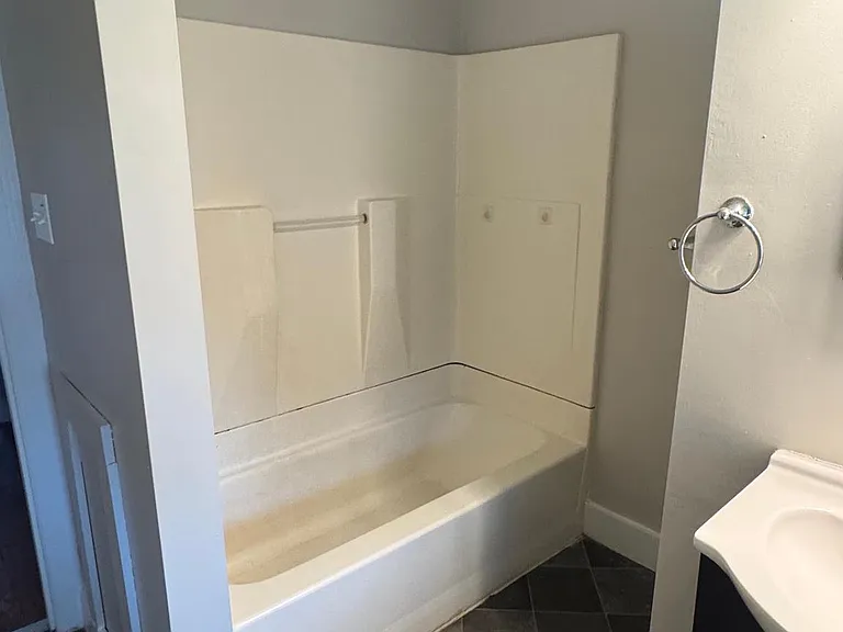 453 W Middle St — Photo 11