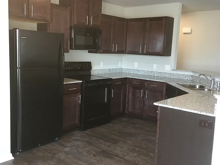 6712 Veterans Ave — Photo 2