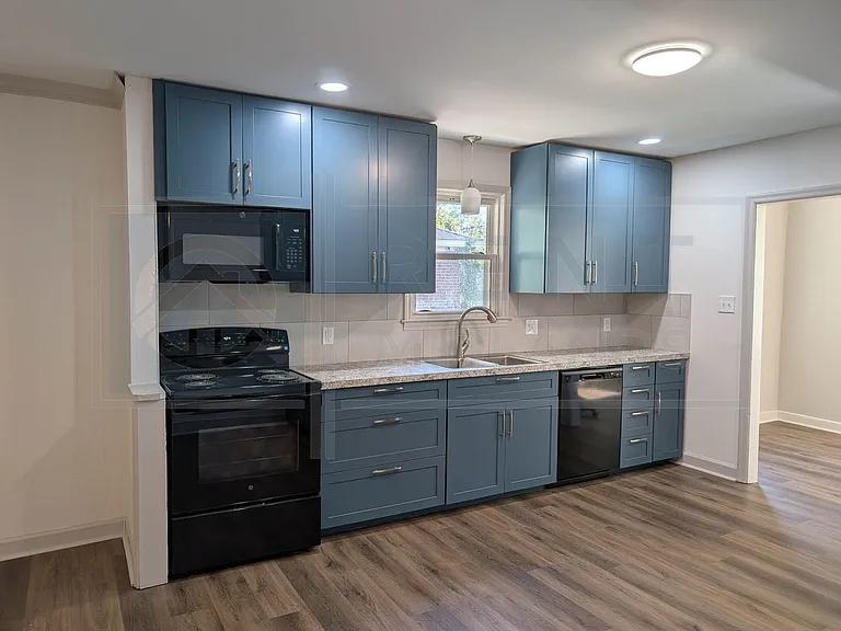2307 Vine St — Photo 10