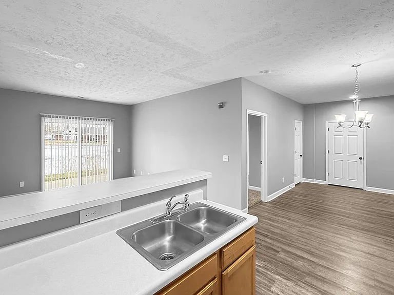 Cross Lake Apartments — Photo 159