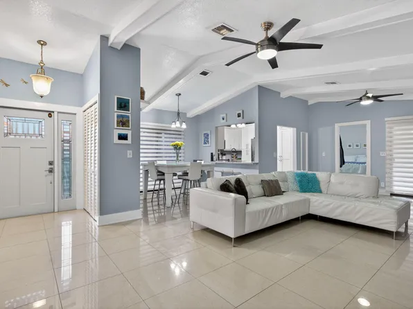 6190 Pine Tree Lane #D, Tamarac, FL 33319