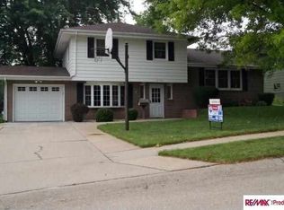 12596 O St, Omaha, NE 68137