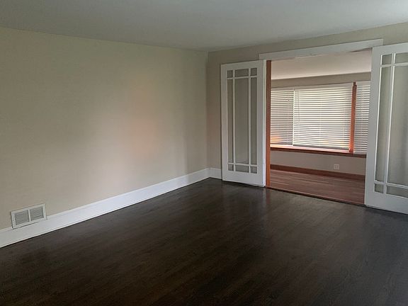 5th image of 1491 E Lincoln Ave