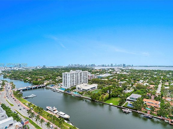 4th image of 4401 Collins Ave #2612