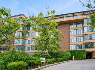 2101 McMullen Ave #513, Vancouver, BC V6L 3B4