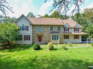 515 E Saddle River Rd, Upper Saddle River, NJ 07458