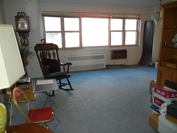 5th image of 2925 W 5th St APT 2C