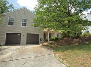 910 Crab Orchard Dr, Roswell, GA 30076