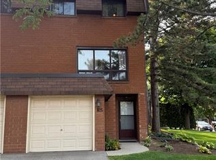 444 Stone Church Rd W #R5, Hamilton, ON L9B1R1