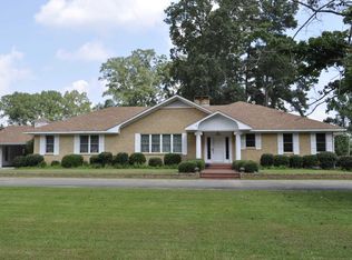 1312 E 3rd St, Forest, MS 39074