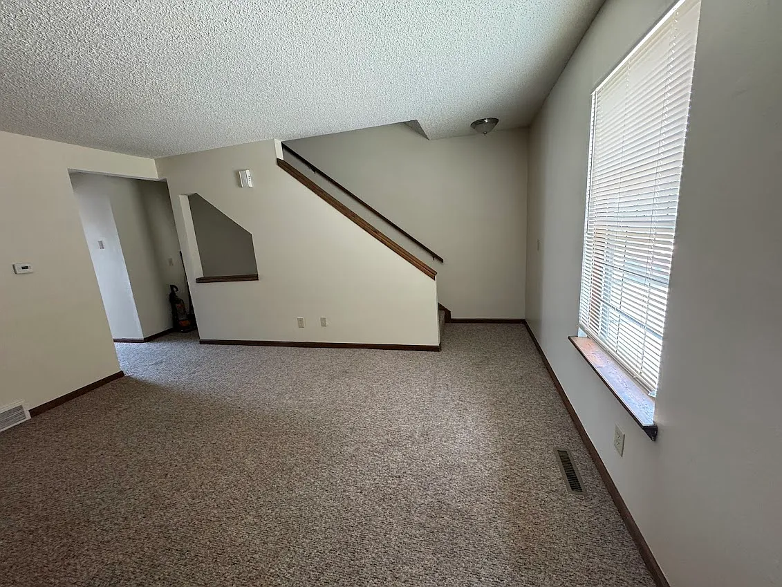 2 bed, 1088 sqft, $1,325 — Photo 2