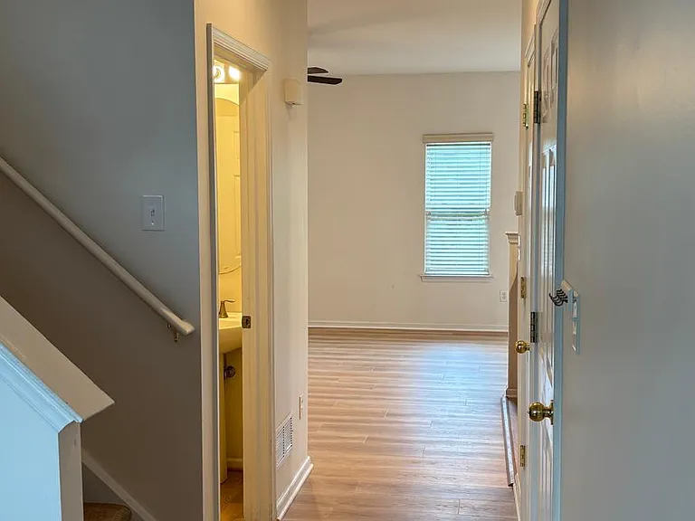 1161 Tudor Dr — Photo 6