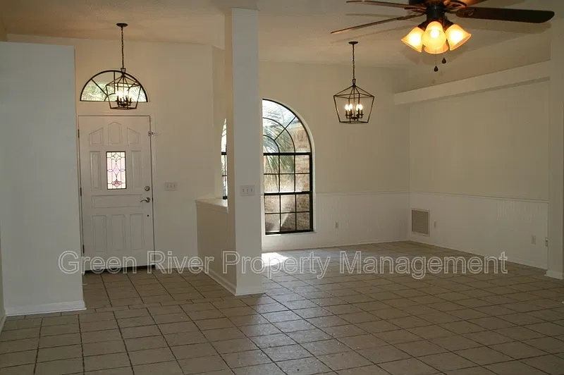 3 bed, 2.0 bath, 1773 sqft, $1,845 — Photo 4