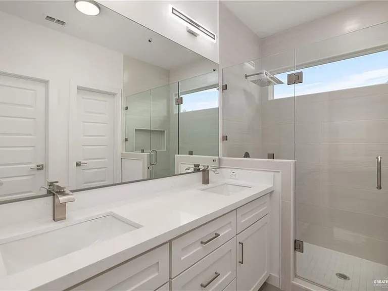 614 Sonny Dr — Photo 9