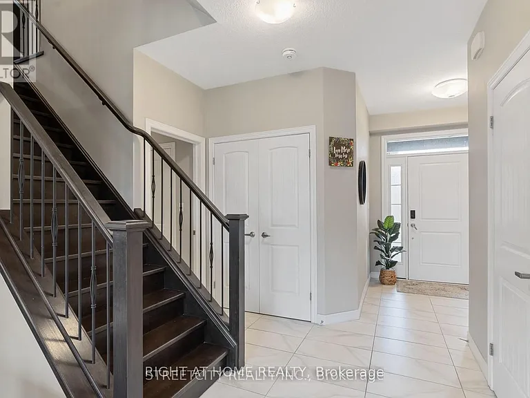 402 Tansbury St N — Photo 6