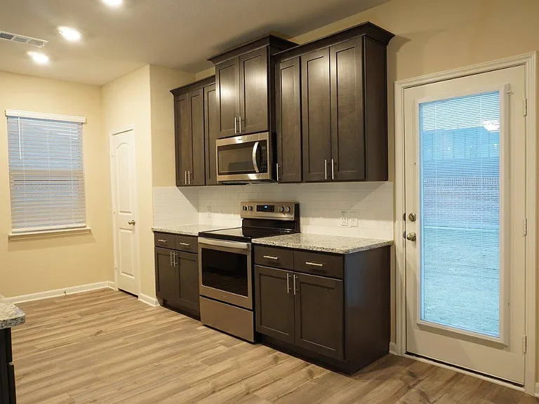 1823 Dahlia Way — Photo 17