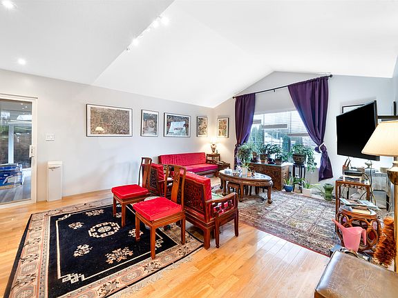 2nd image of 2595 Whatcom Pl
