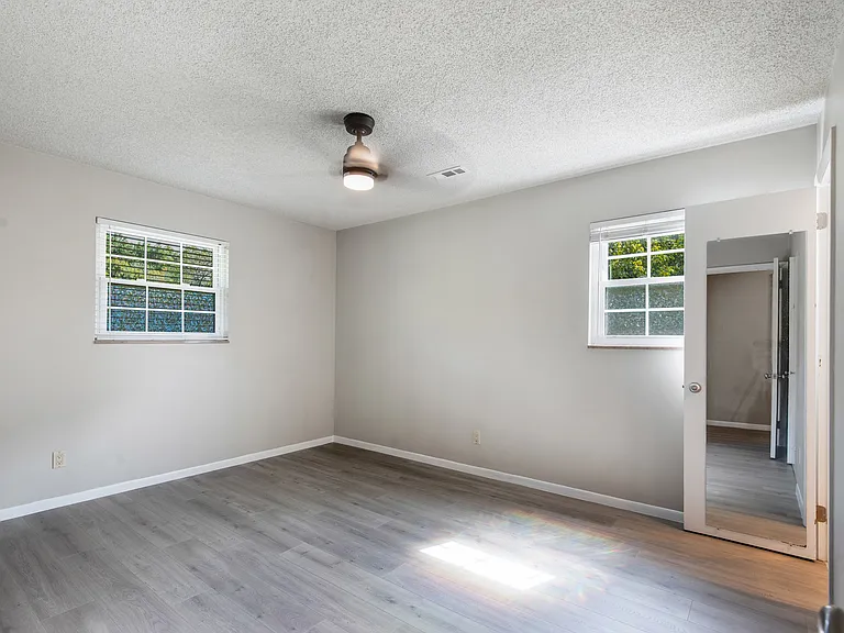 1505 Aldenwood Ln — Photo 21