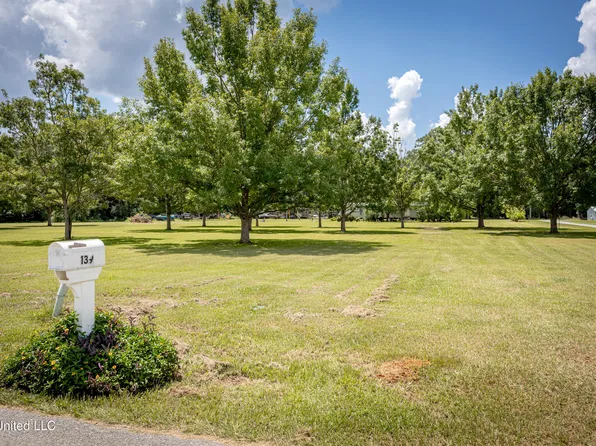 139 Archey Ln, Lucedale, MS 39452