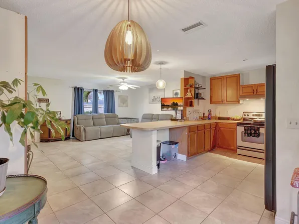 1285 SW Avens Street, Port St Lucie, FL 34983