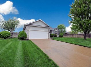 5337 S Tanager Ave, Battlefield, MO 65619
