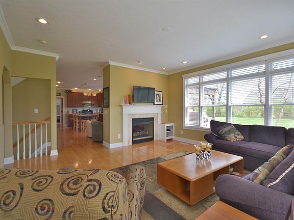 2nd image of 5416 Charleston Woods Dr