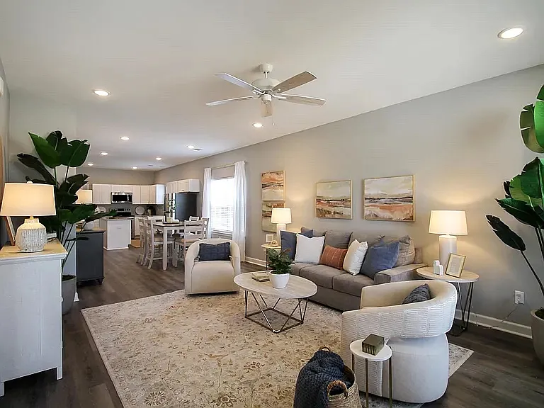 3 bed, 1497 sqft, $1,900 — Photo 2