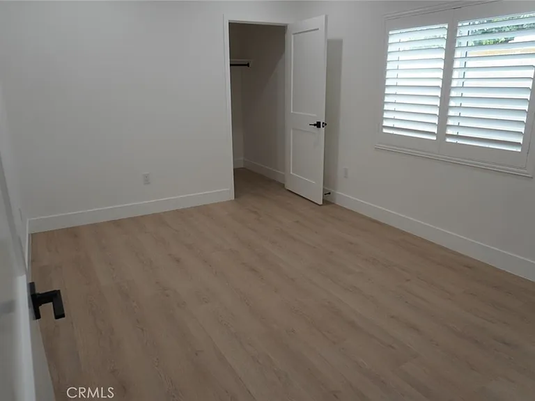 148 S Lark Ellen — Photo 14