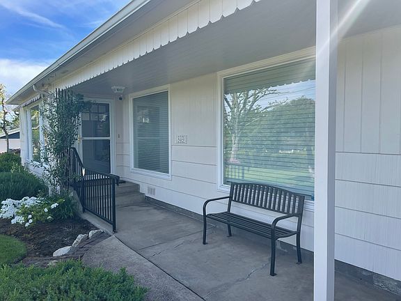 3rd image of 849 W Luellen Dr