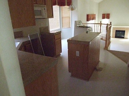4th image of 680 Woodbridge Ct