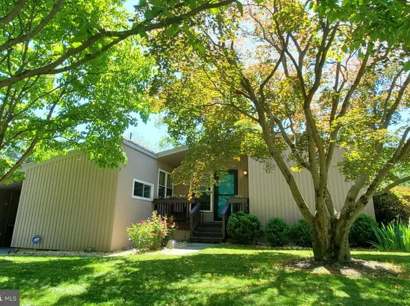 11716 Cherry Grove Dr, Gaithersburg, MD 20878