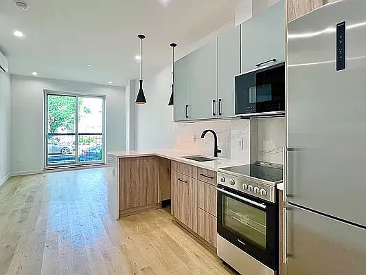 1st image of 27-10 Crescent St #3H
