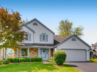 1665 Westbury Dr, Hoffman Estates, IL 60192